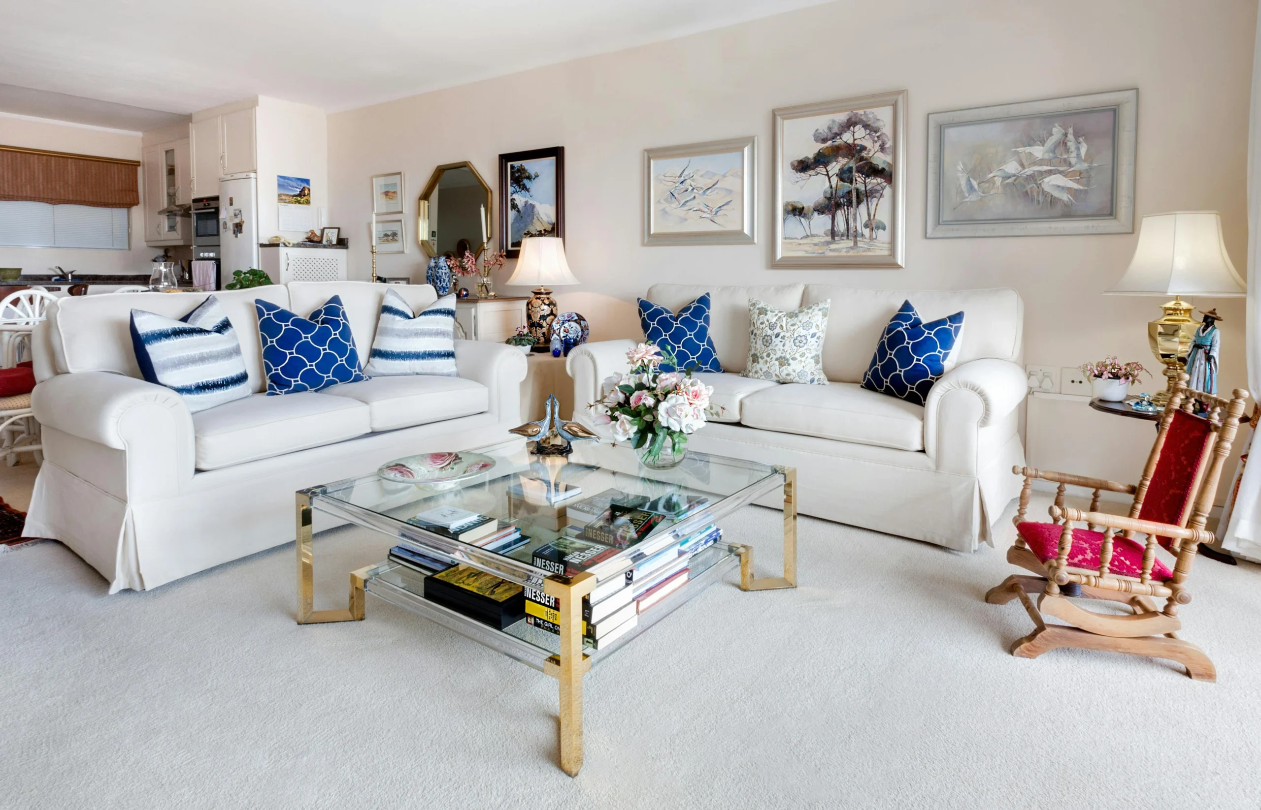 Old used furniture buyers in Dubai Marina offering instant cash